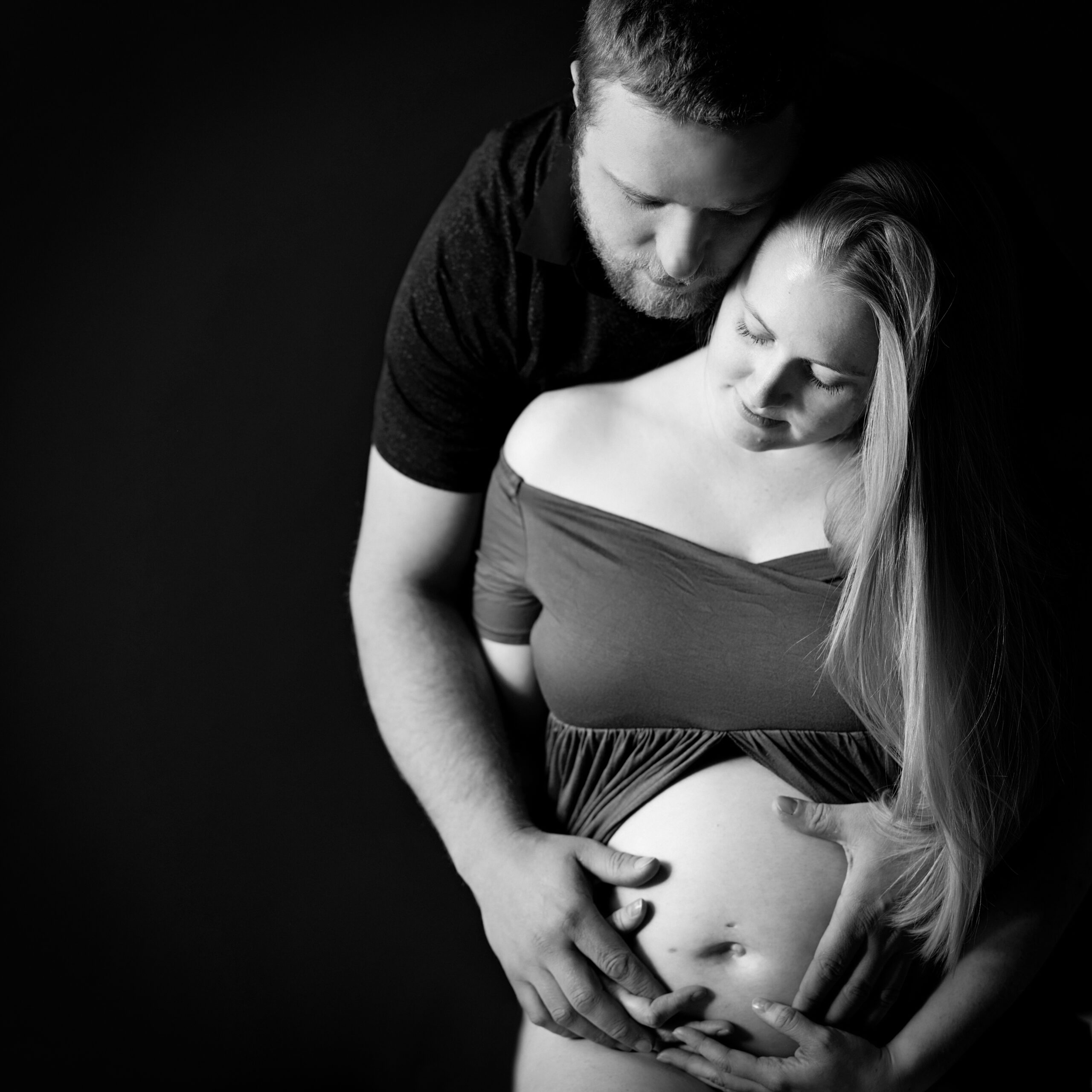 Expecting_Love_Maternity_Portrait